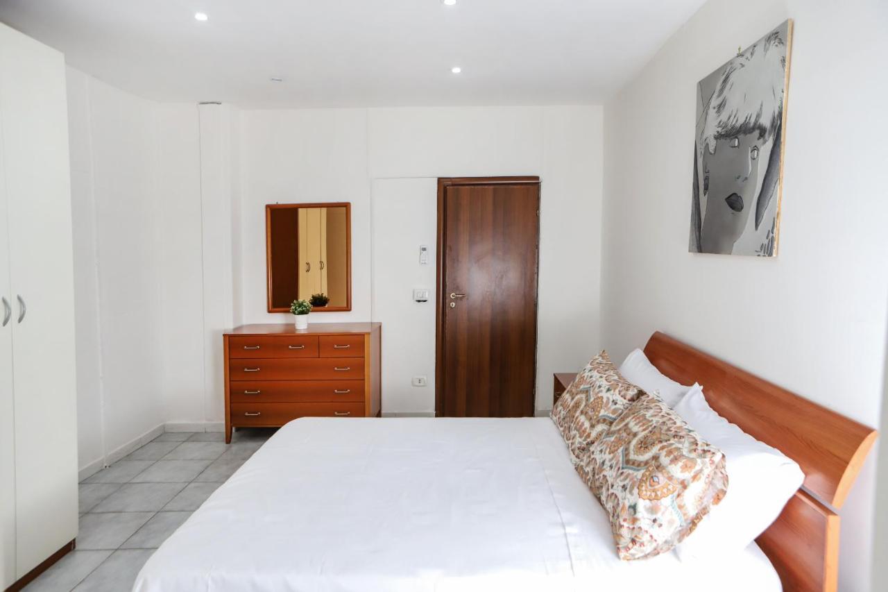 Napoli Centrale Budget Apartment エクステリア 写真